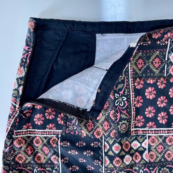 Hollister Printed Mini Skirt - Picture 5 of 5